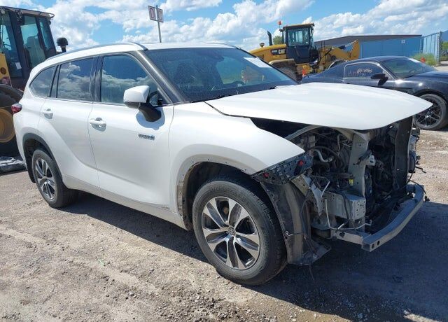 2020 TOYOTA Highlander