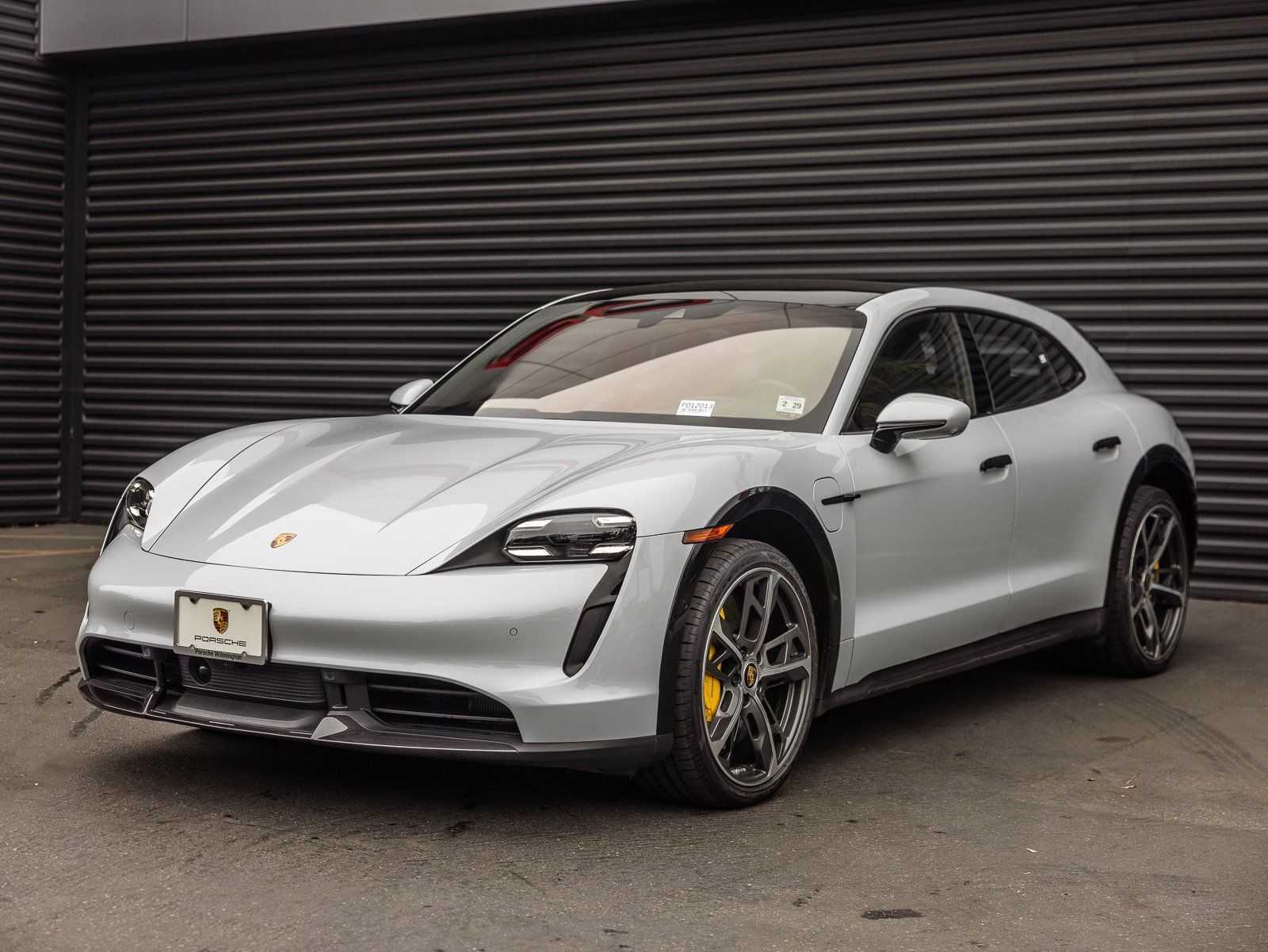 2024 PORSCHE Taycan