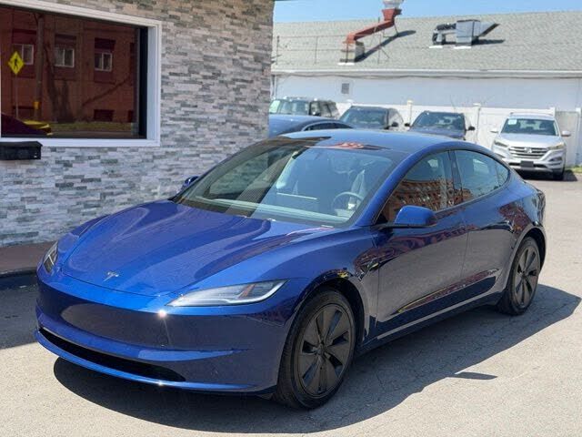 2025 TESLA Model 3