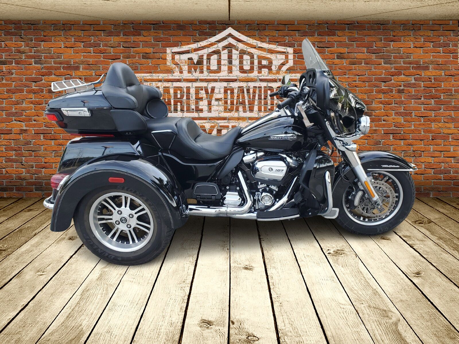 2017 HARLEY DAVIDSON FLHTCUTG / Tri Glide Ultra