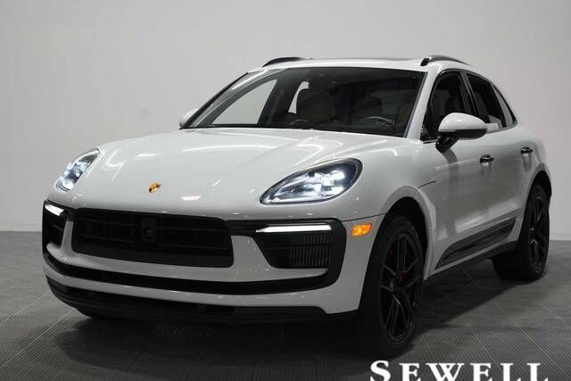 2023 PORSCHE Macan