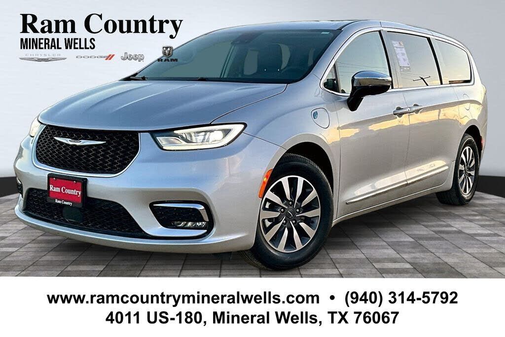 2023 CHRYSLER Pacifica