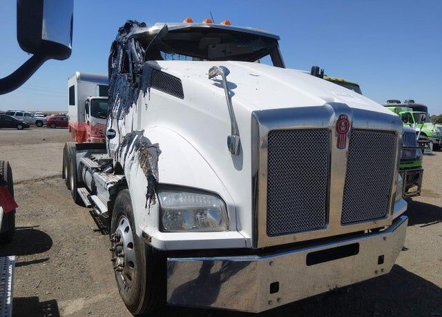 2016 KENWORTH T880