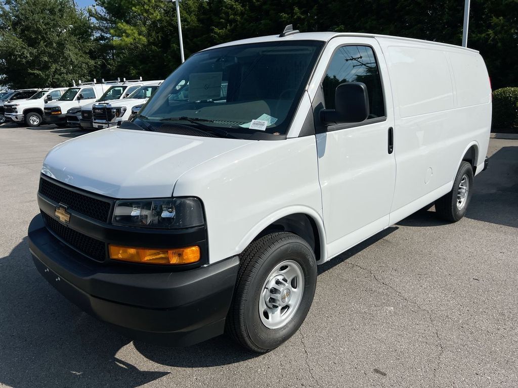 2025 CHEVROLET Express