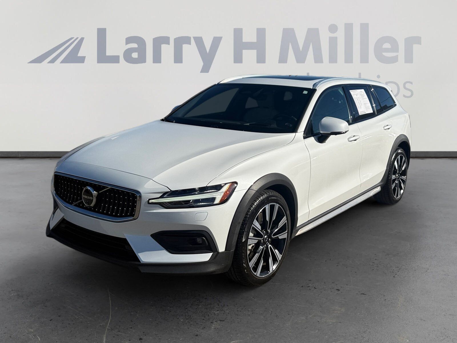 2025 VOLVO V60CC
