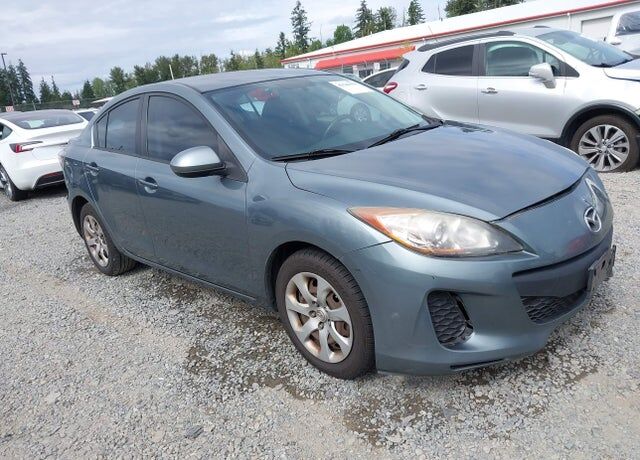 2013 MAZDA Mazda3