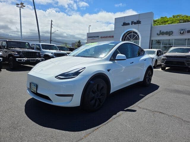 2025 TESLA Model Y