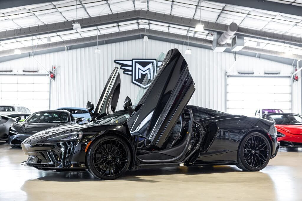 2025 MCLAREN GTS