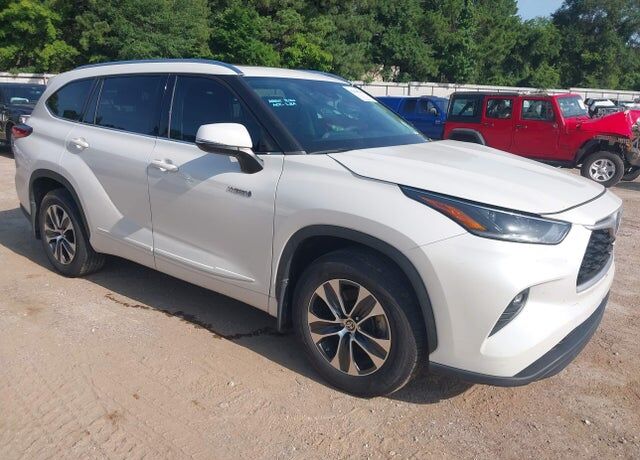 2021 TOYOTA Highlander