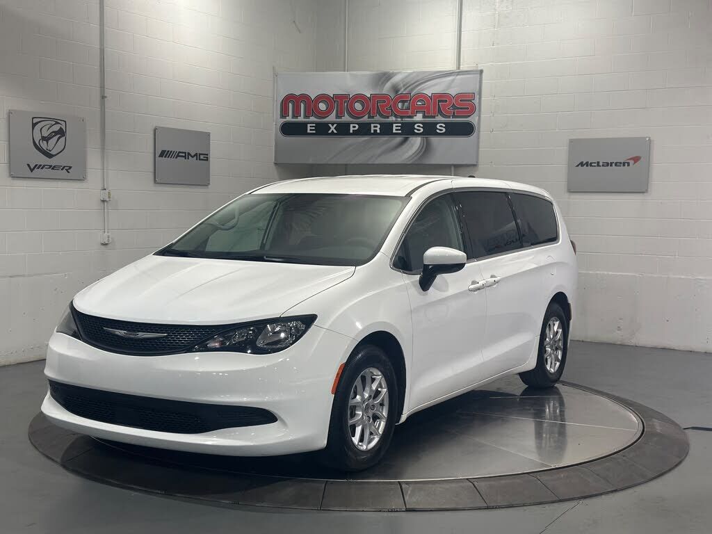 2023 CHRYSLER Voyager