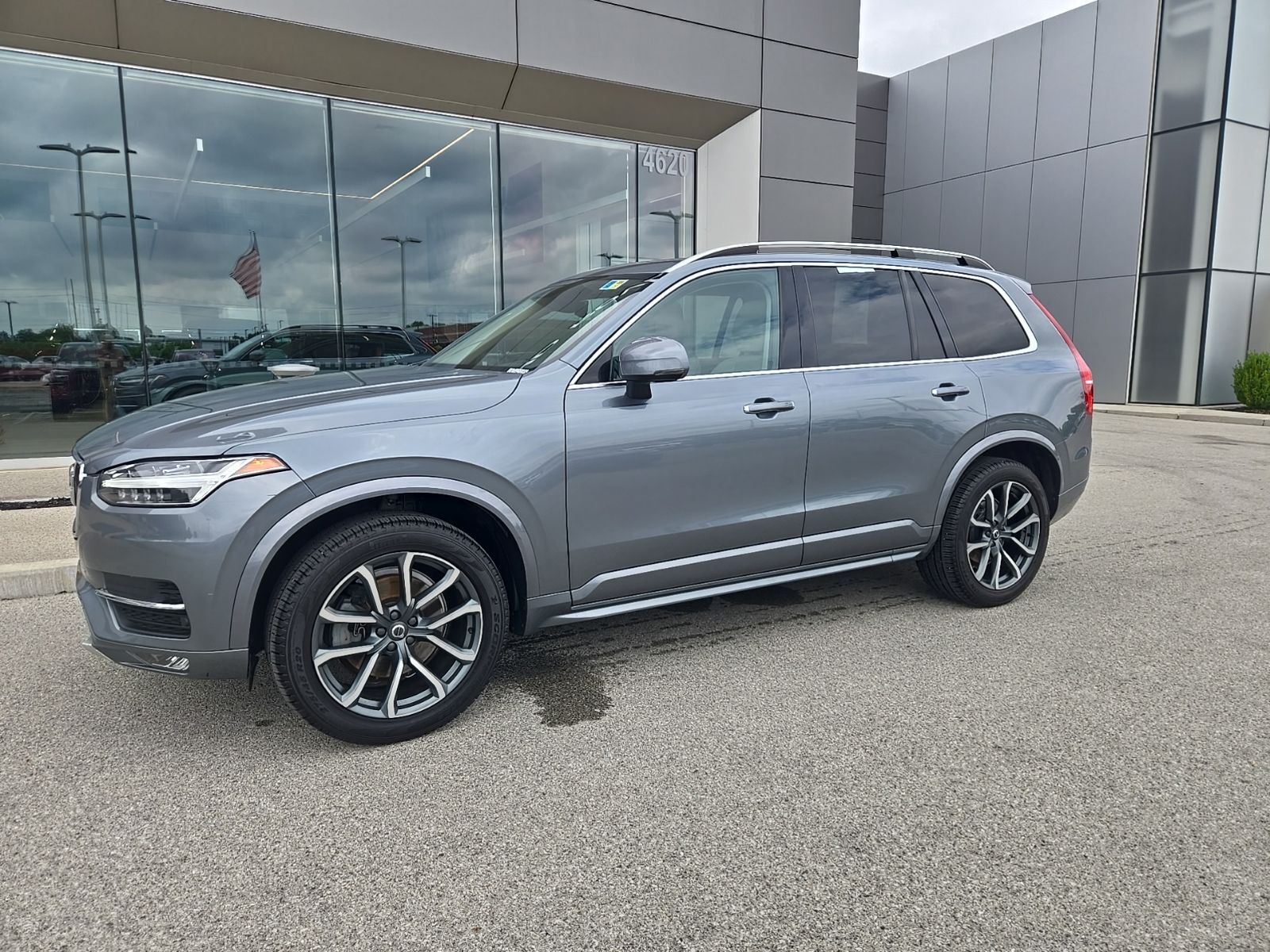 2019 VOLVO XC90