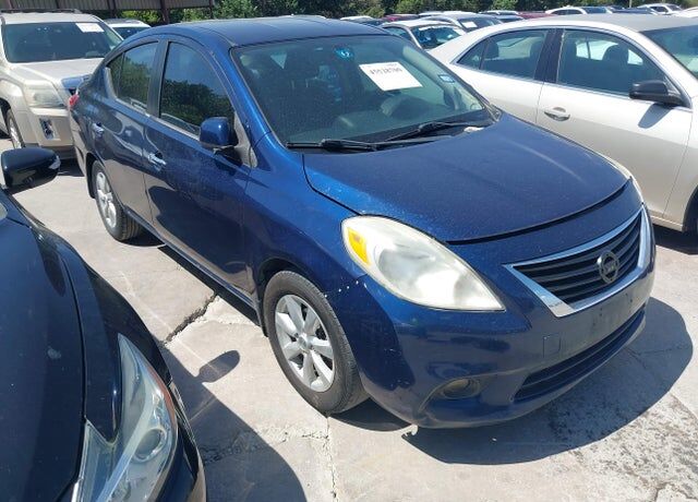 2013 NISSAN Versa