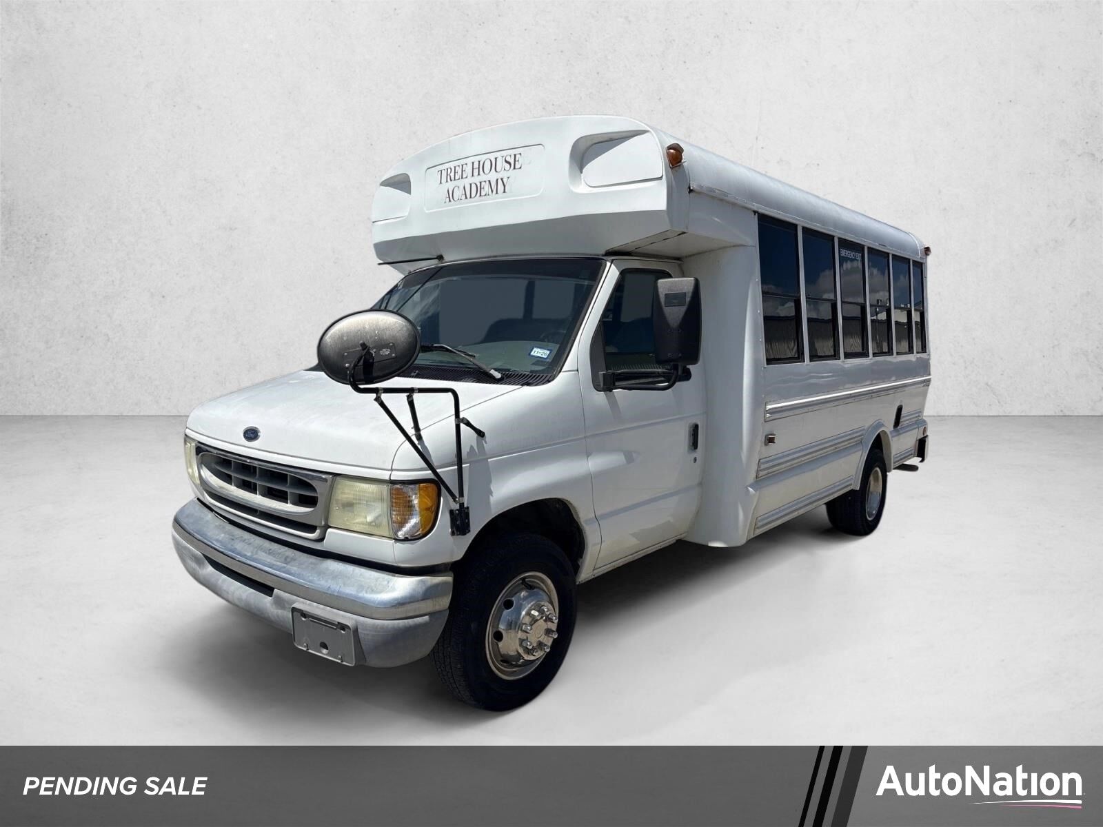2002 FORD E-450