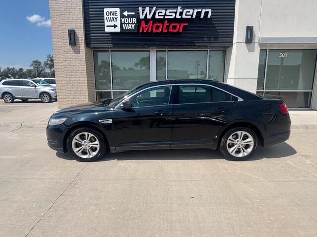 2014 FORD Taurus