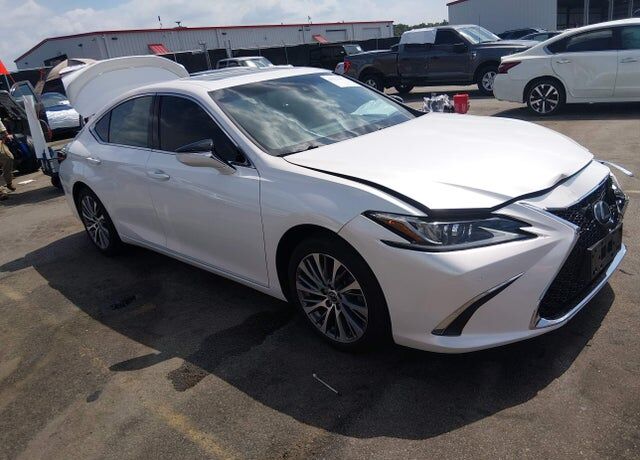 2021 LEXUS ES
