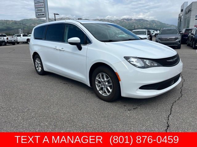 2022 CHRYSLER Voyager