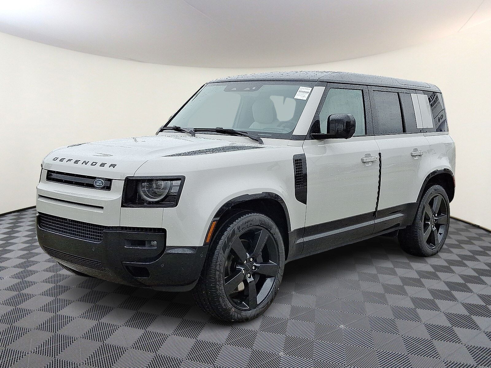 2026 LAND ROVER Defender