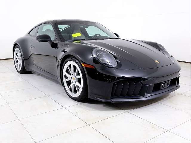 2025 PORSCHE 911