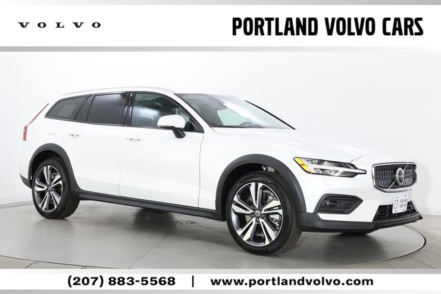 2026 VOLVO V60CC