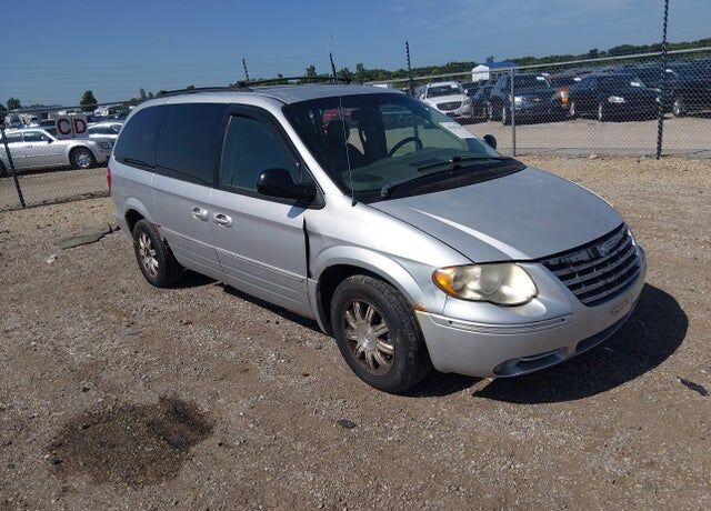 2005 CHRYSLER Town and Country