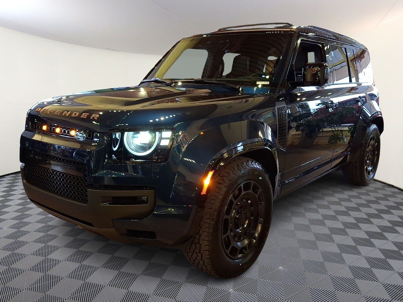2026 LAND ROVER Defender