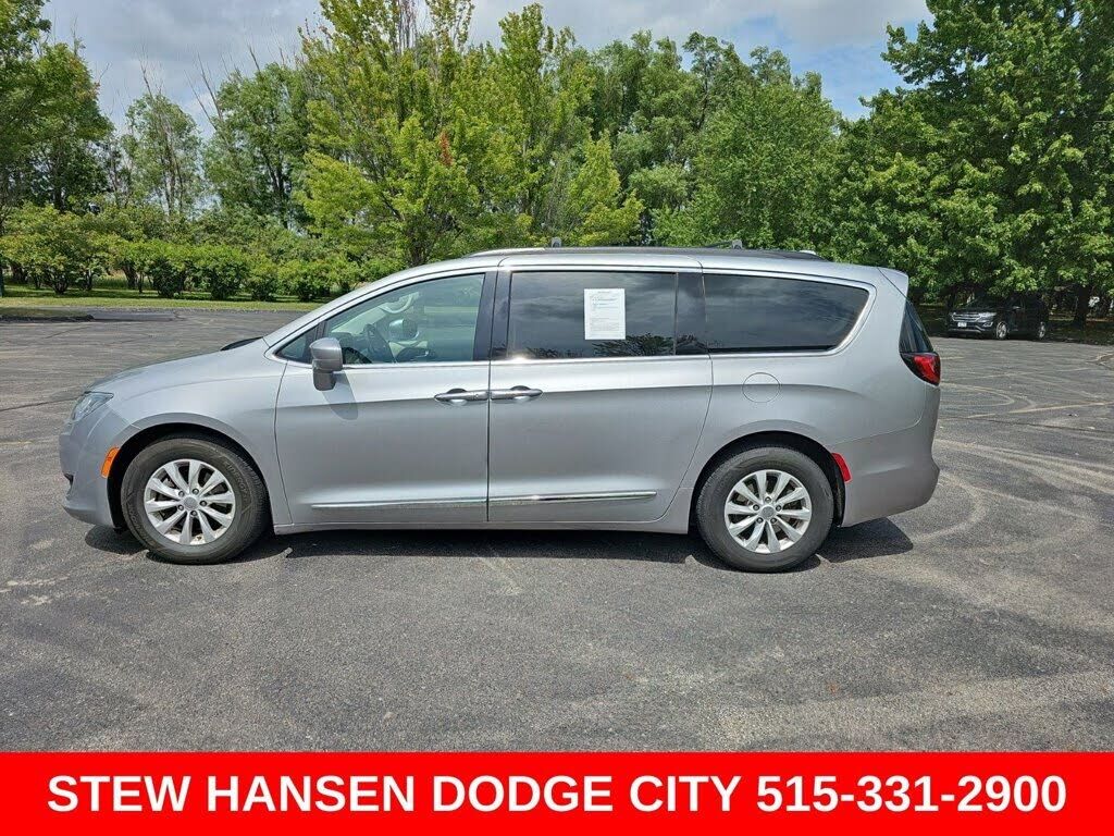 2017 CHRYSLER Pacifica