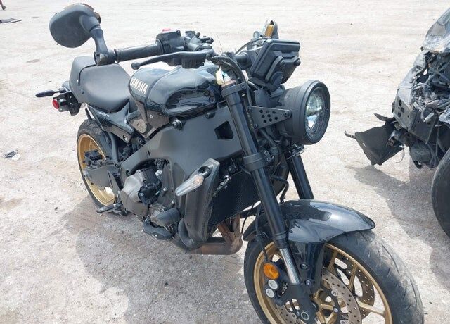 2025 YAMAHA XSR900