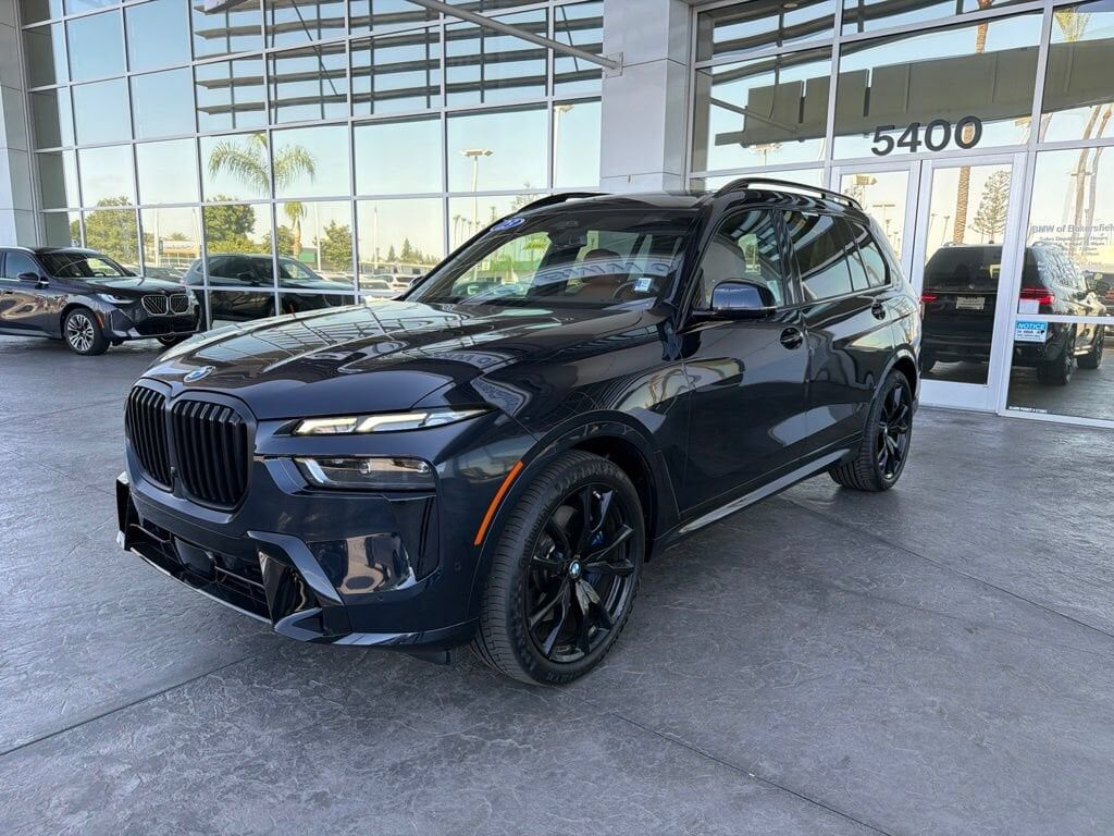 2023 BMW X7