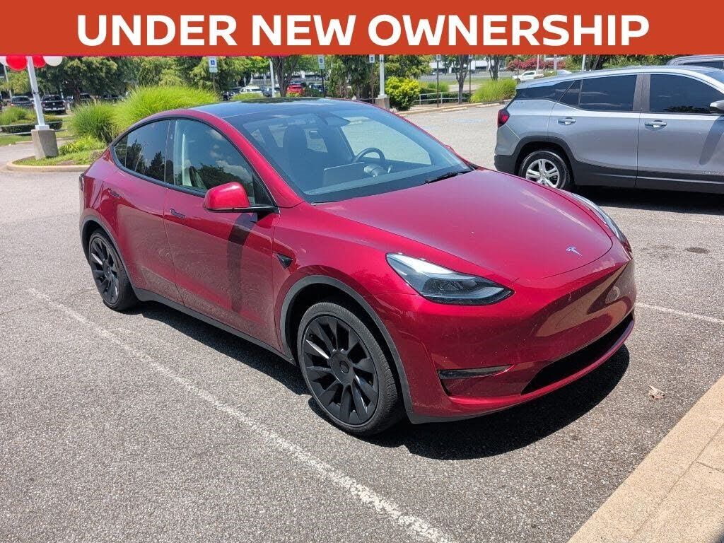 2025 TESLA Model Y