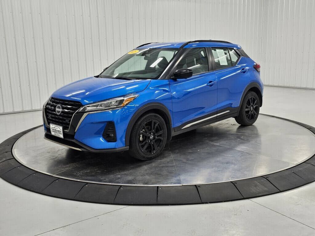 2023 NISSAN Kicks