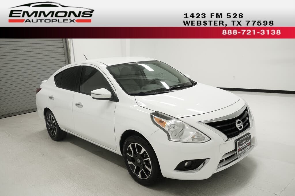 2015 NISSAN Versa