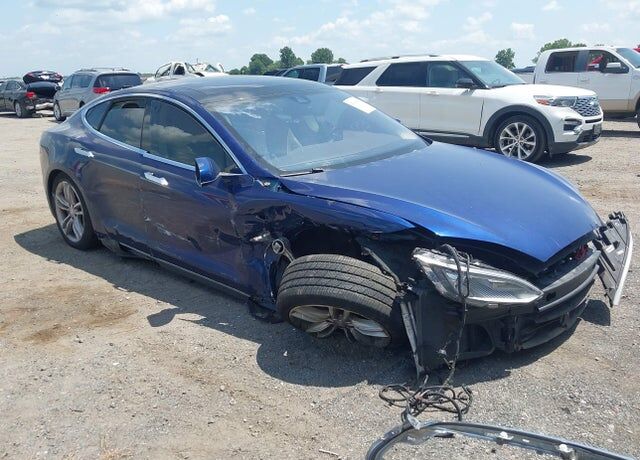 2015 TESLA Model S