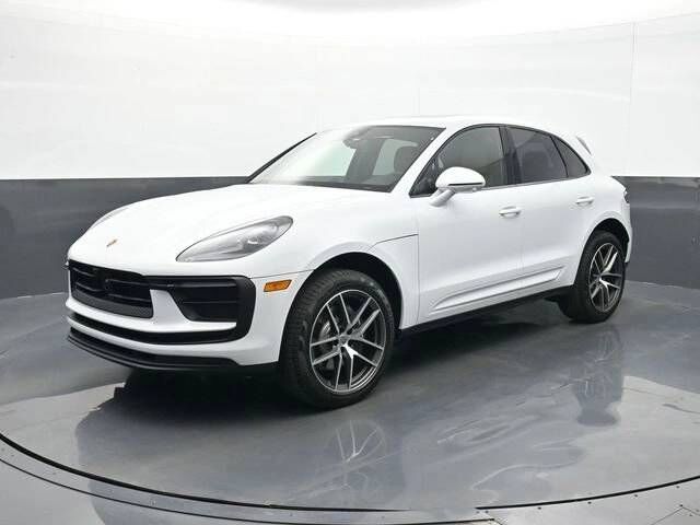 2026 PORSCHE Macan