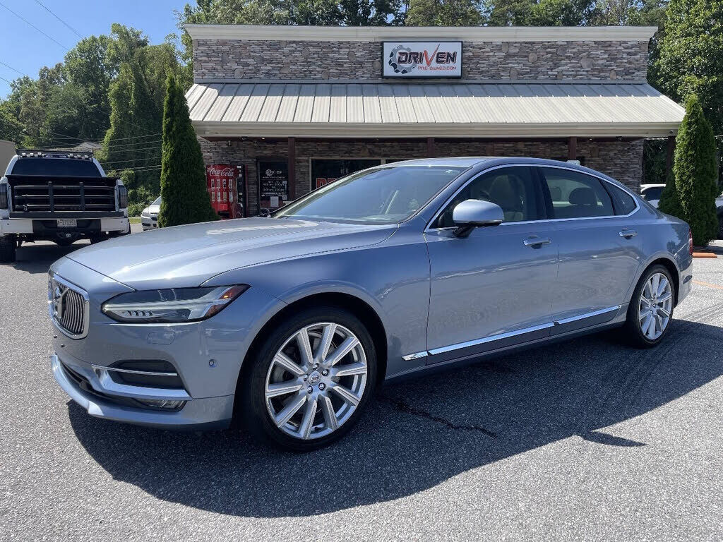2018 VOLVO S90
