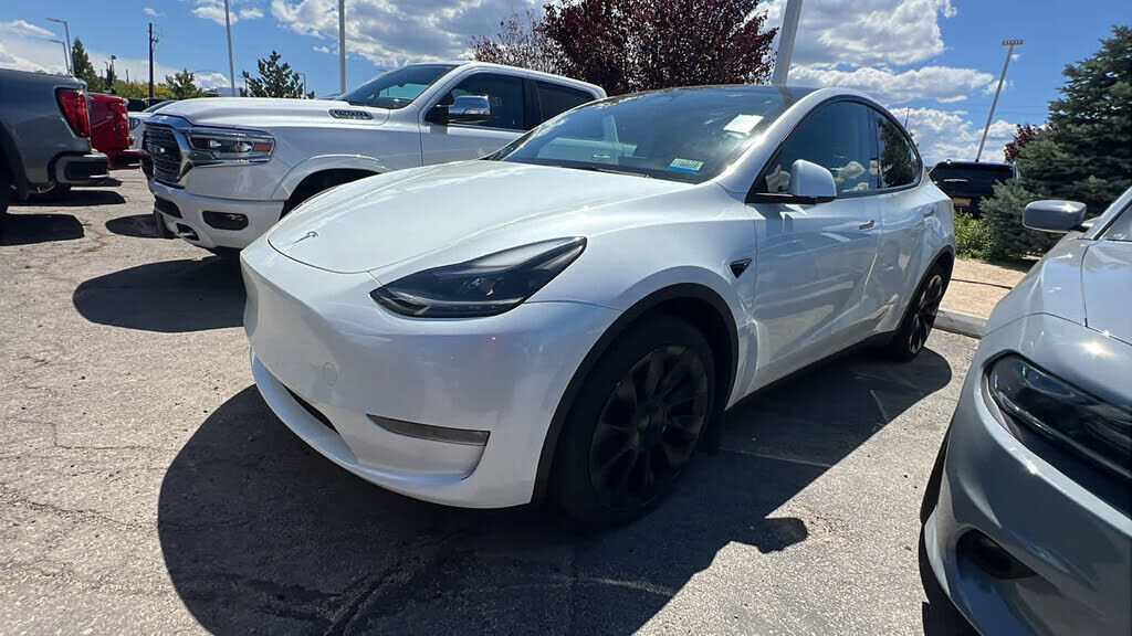 2023 TESLA Model Y