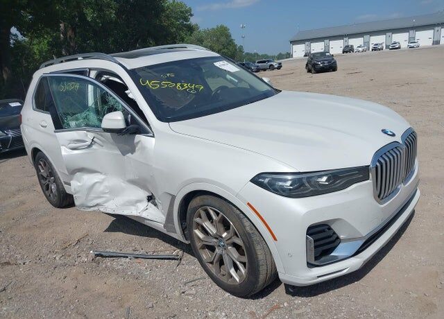 2022 BMW X7