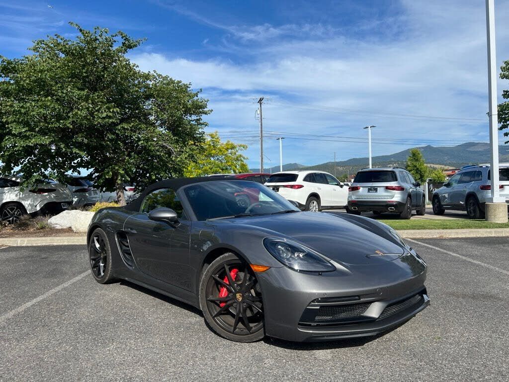 2019 PORSCHE 718