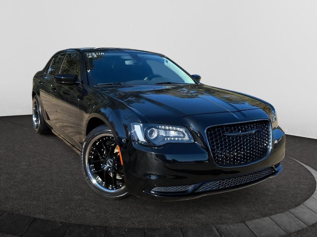 2023 CHRYSLER 300