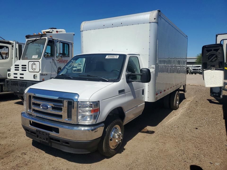2022 FORD E-450