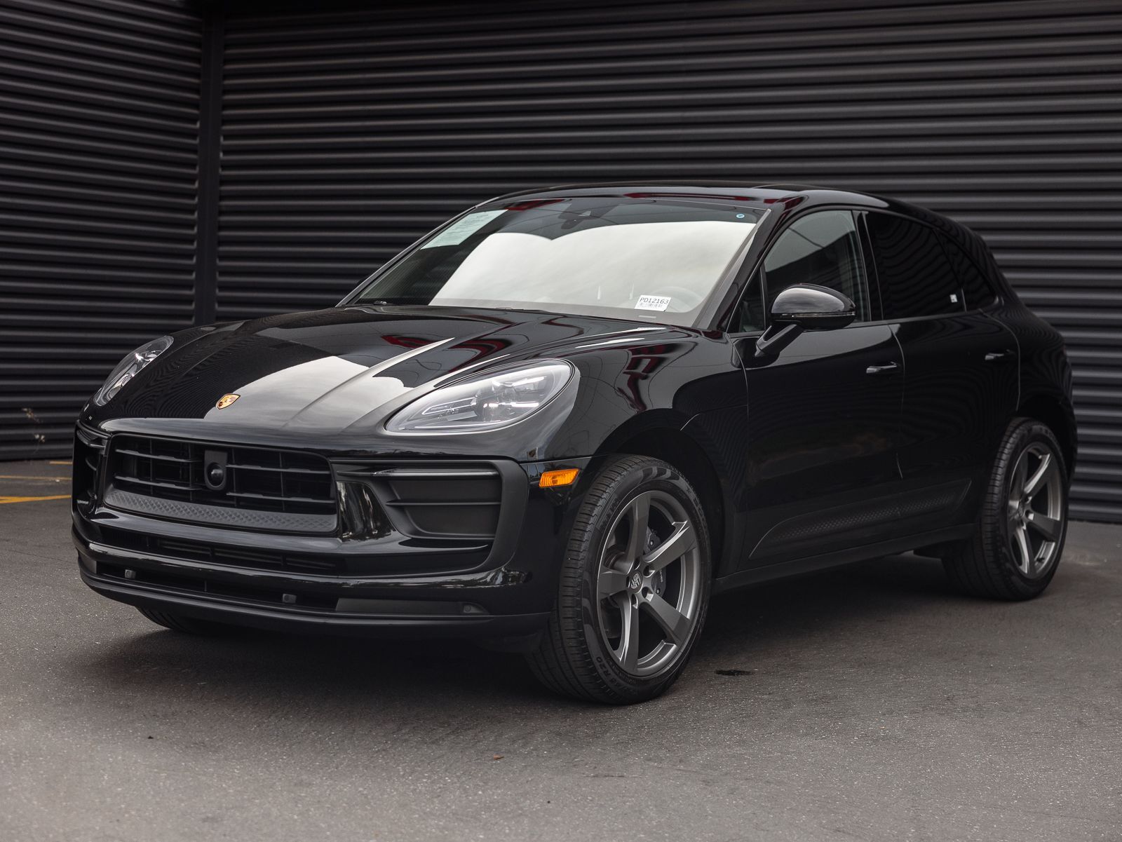 2023 PORSCHE Macan