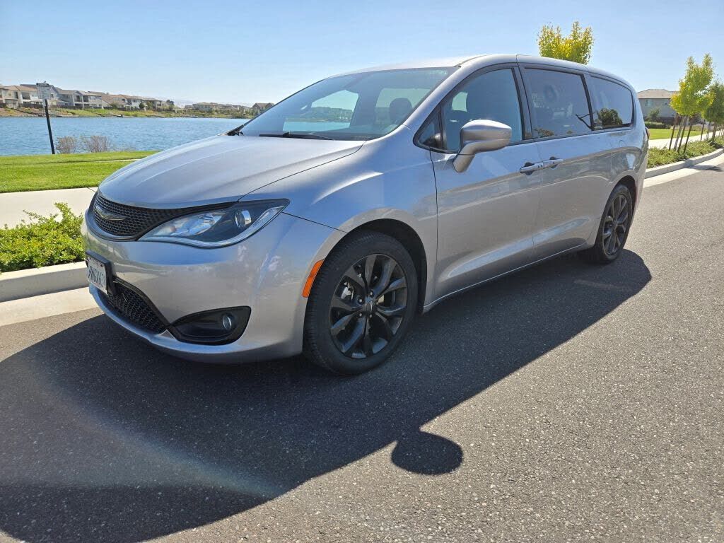 2019 CHRYSLER Pacifica