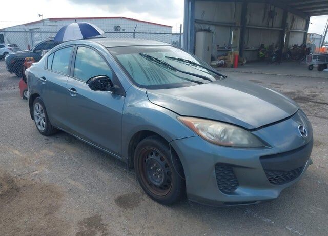 2013 MAZDA Mazda3