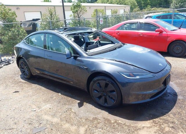 2025 TESLA Model 3