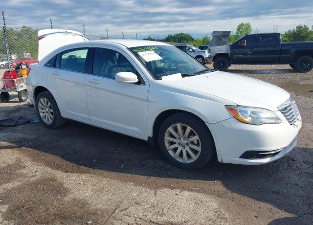 2011 CHRYSLER 200