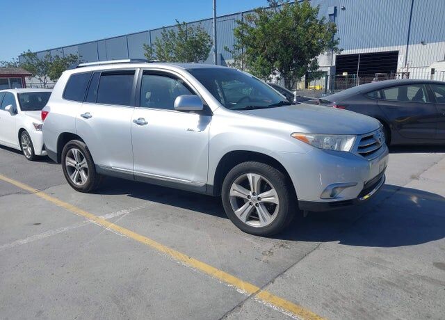 2013 TOYOTA Highlander