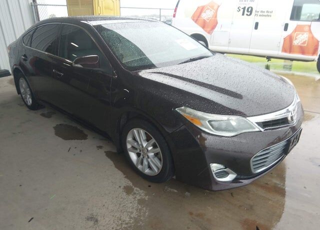 2013 TOYOTA Avalon