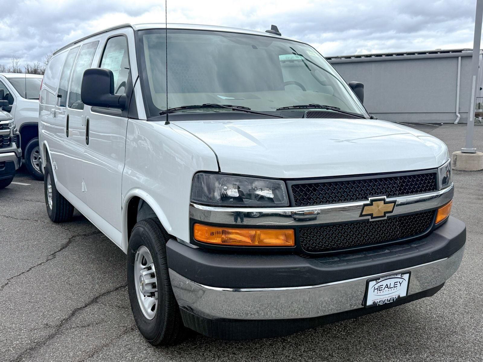 2025 CHEVROLET Express