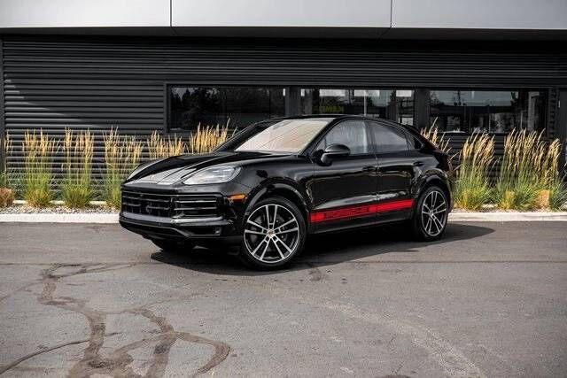 2025 PORSCHE Cayenne