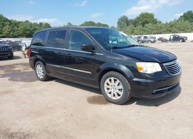 2013 CHRYSLER Town and Country