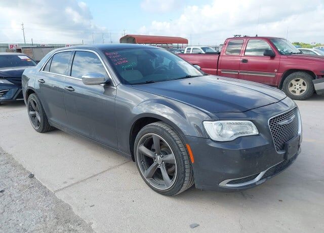2019 CHRYSLER 300